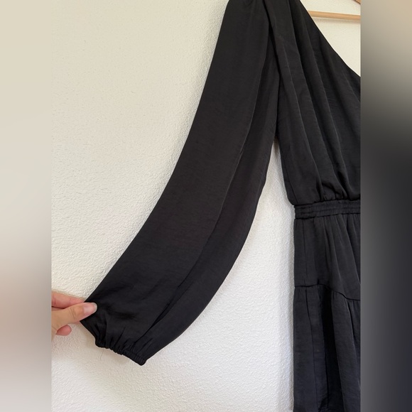 Steve Madden Zinnia One Sleeve Dress - Picture 4 of 10